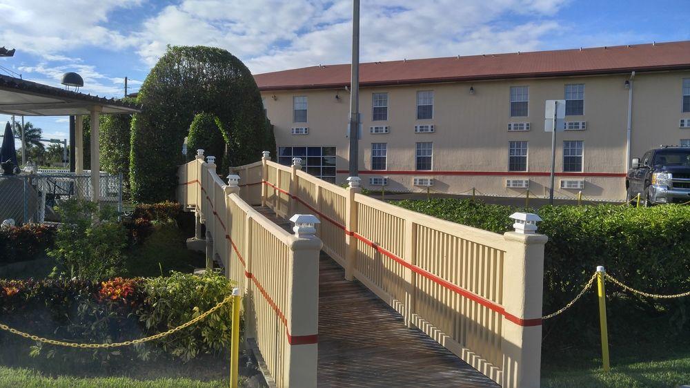 Belmont Inn & Suites Florida City Eksteriør bilde